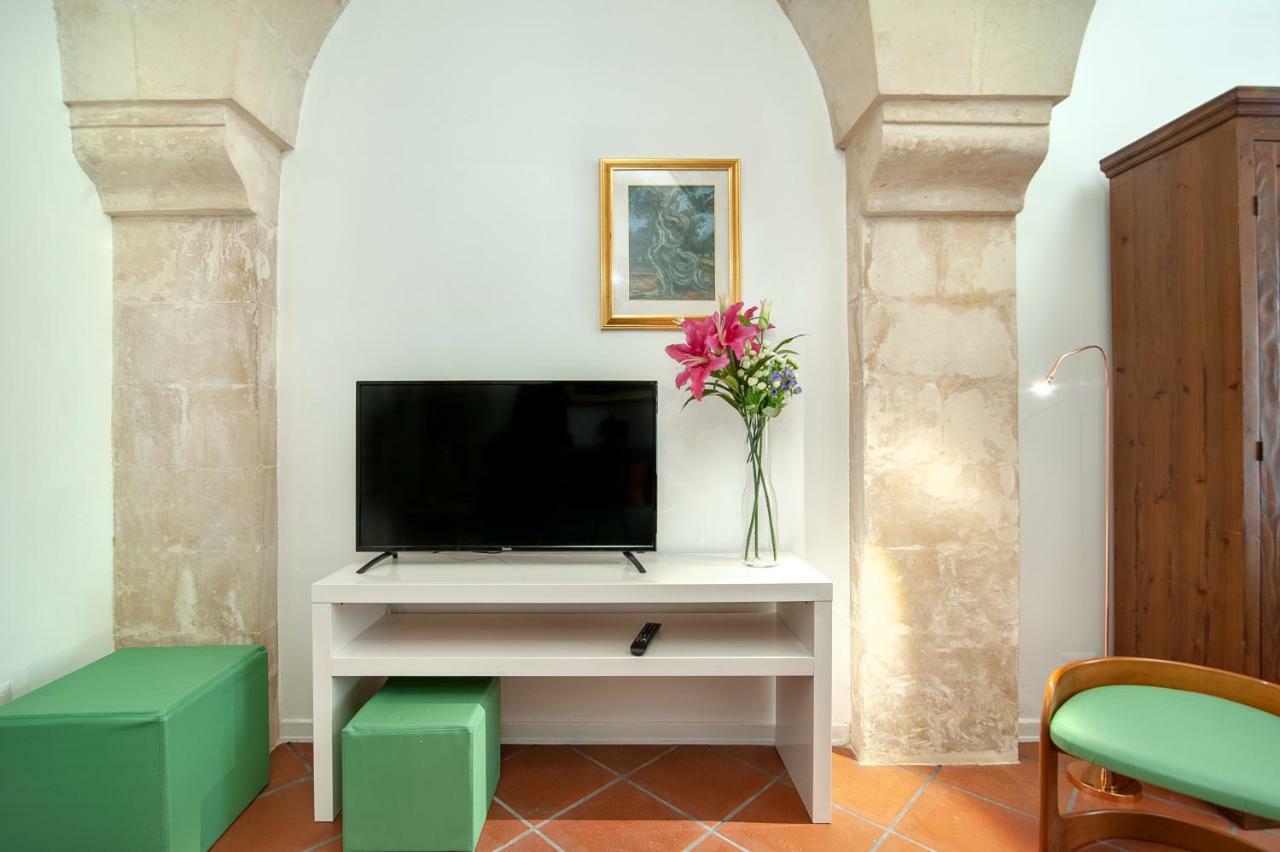 Goodstay Corte Del Vescovo Lecce Exterior photo